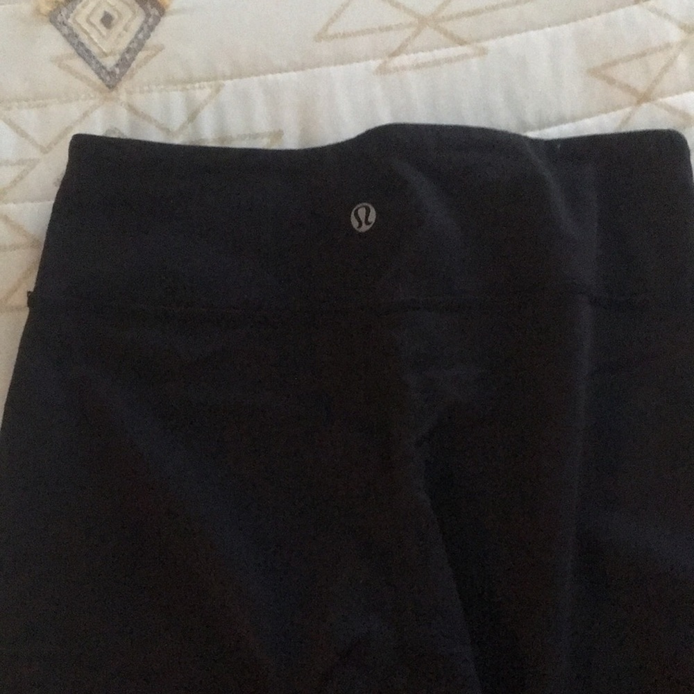 Lululemon pants size 4 - Picture 4 of 5